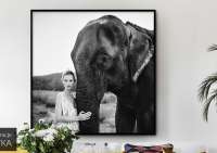 Kate Moss - portret ze słoniem 